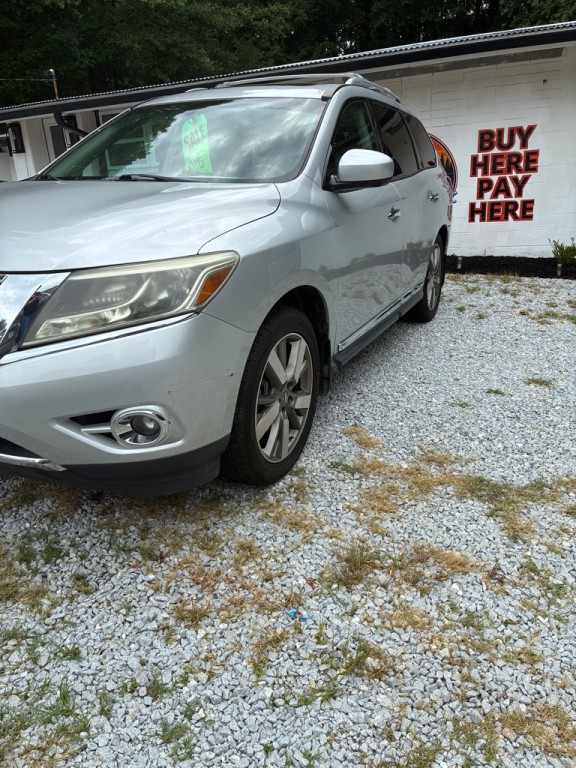 2014 Nissan Pathfinder Image 2