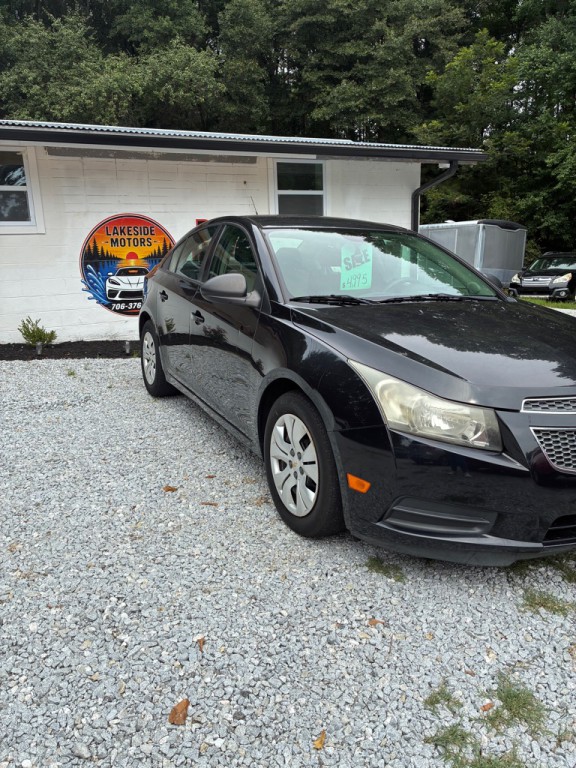 2013 Chevrolet Cruze Image 2