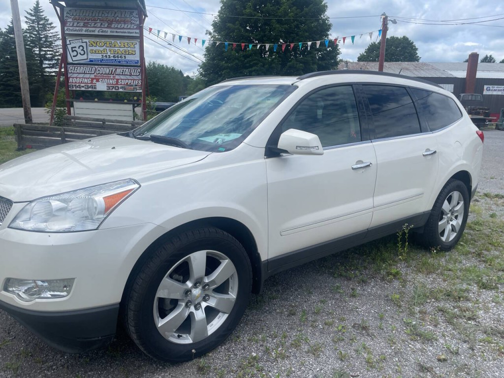 2011 Chevrolet Traverse Image 3