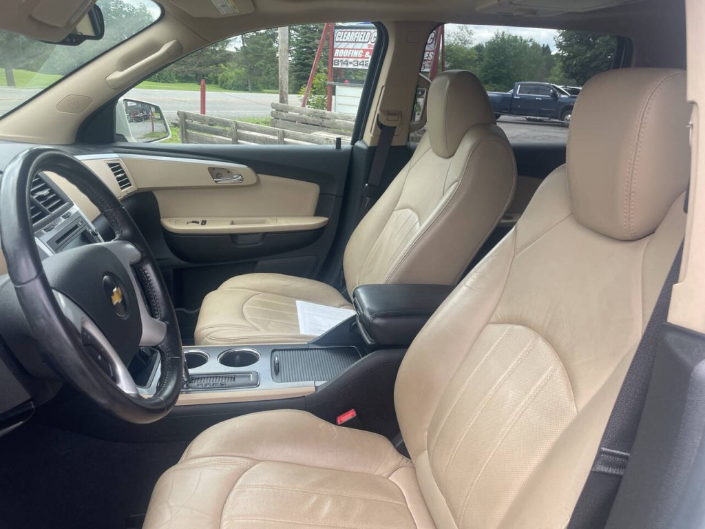 2011 Chevrolet Traverse Image 4