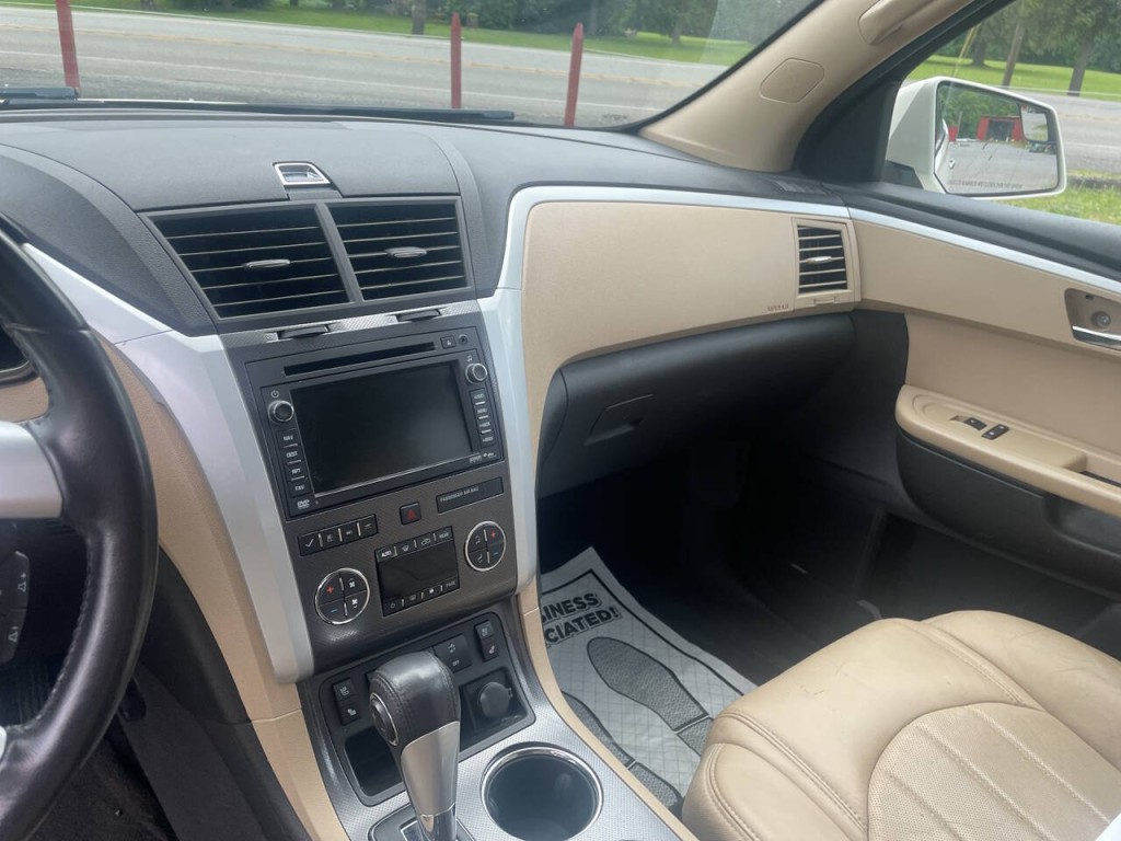 2011 Chevrolet Traverse Image 6