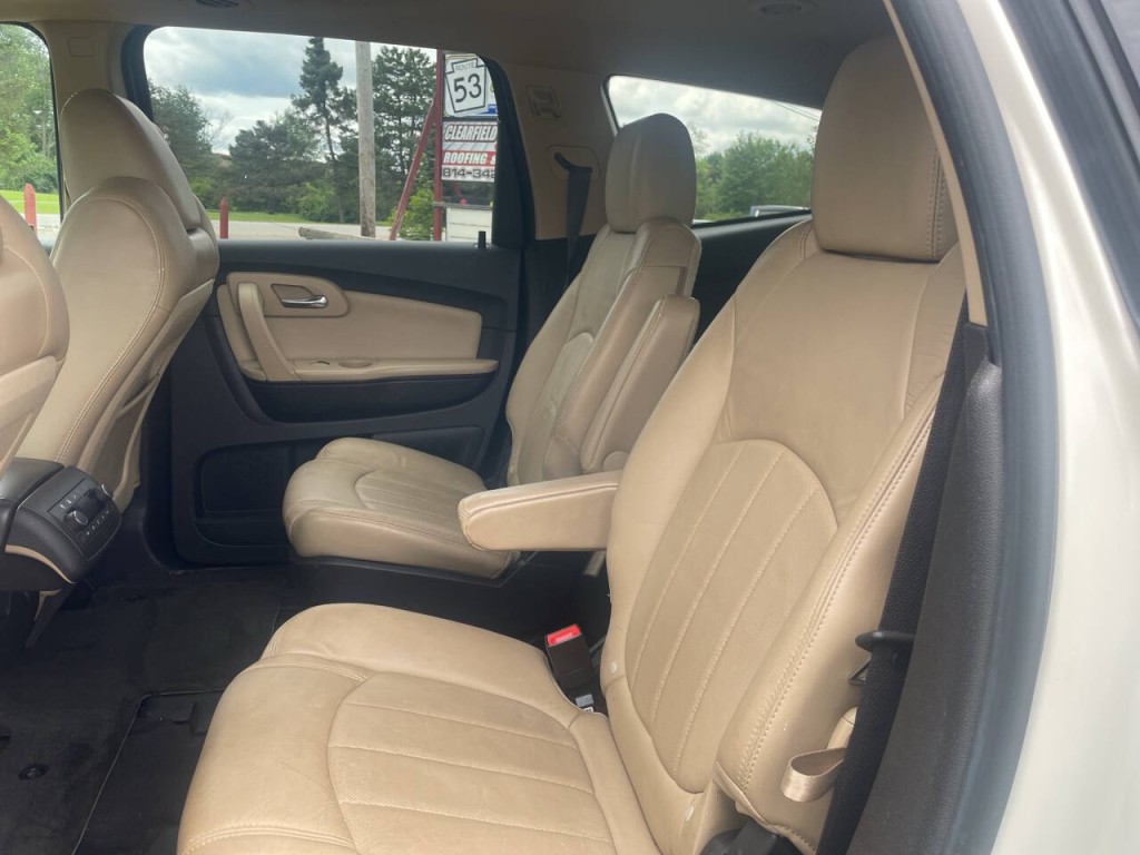 2011 Chevrolet Traverse Image 7
