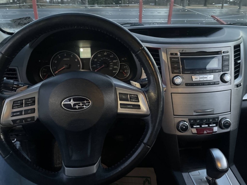 2013 Subaru Legacy Image 7