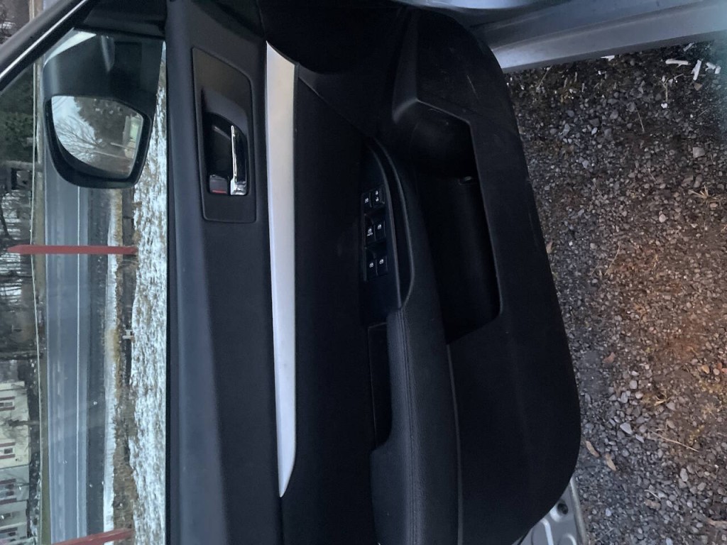 2013 Subaru Legacy Image 8