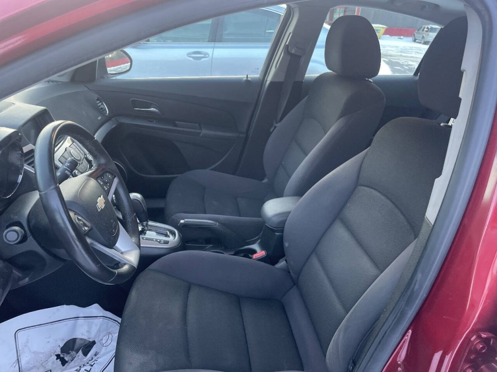 2013 Chevrolet Cruze Image 4