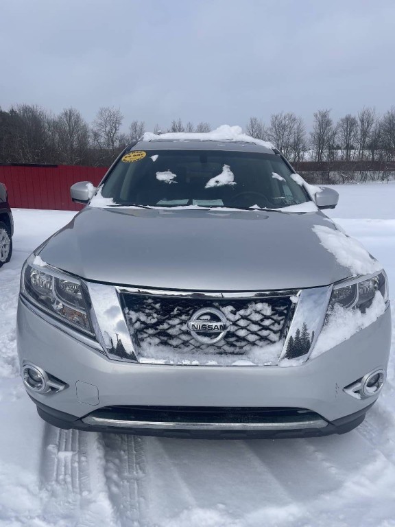 2015 Nissan Pathfinder Image 1