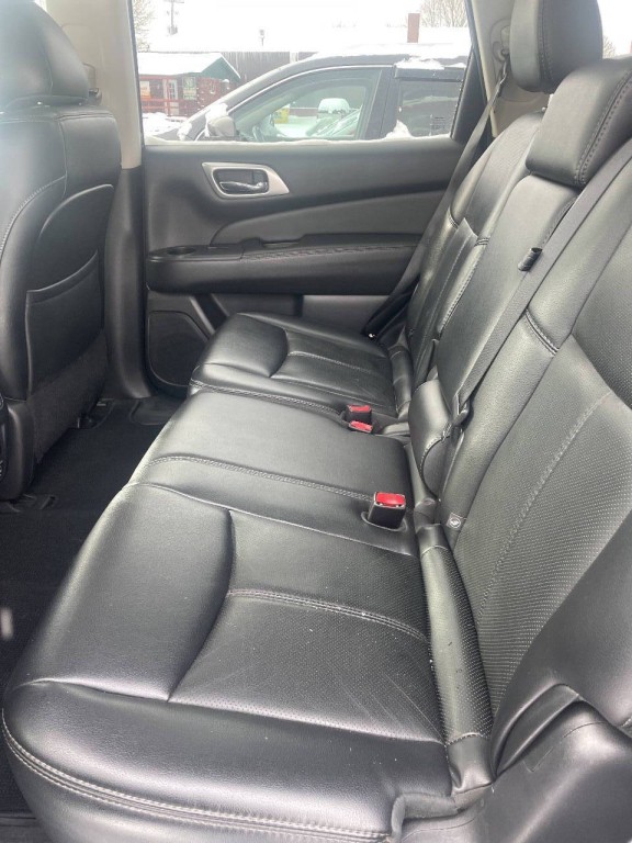 2015 Nissan Pathfinder Image 5