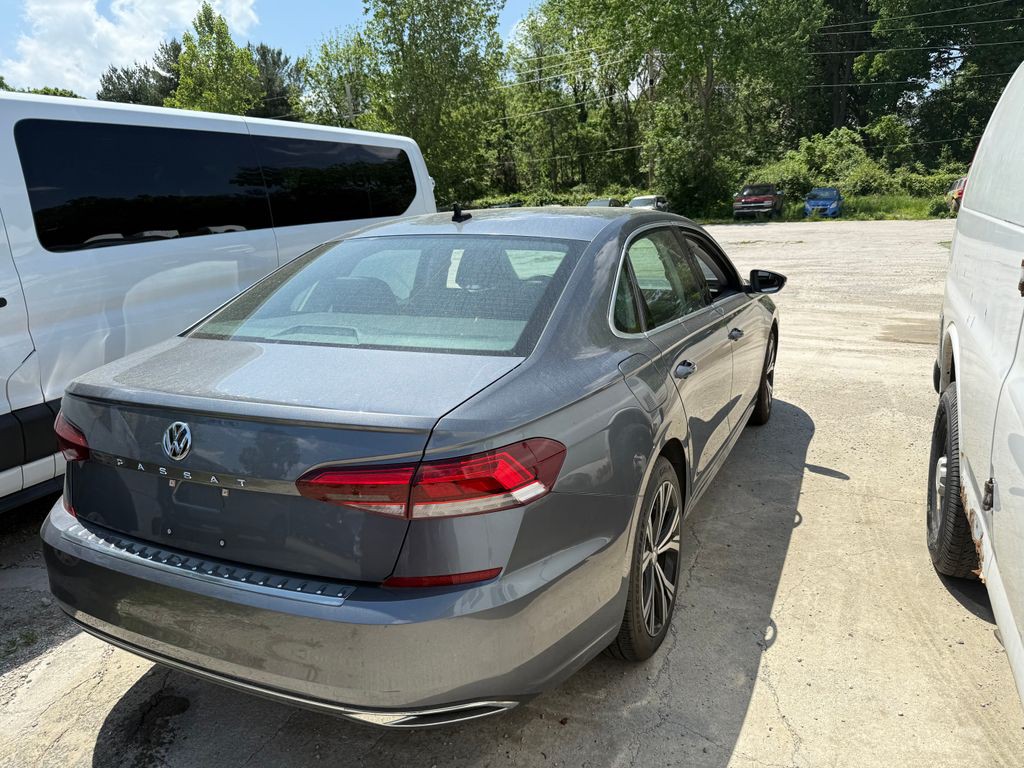 2021 Volkswagen Passat Image 4