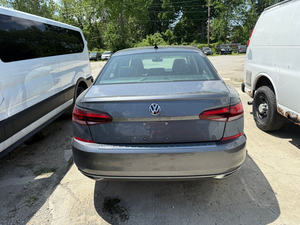 2021 Volkswagen Passat Image 5