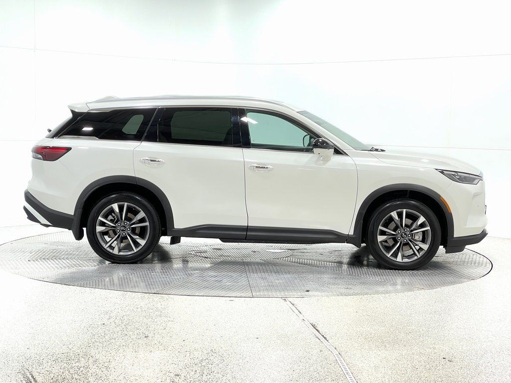 2024 INFINITI QX60 Image 3
