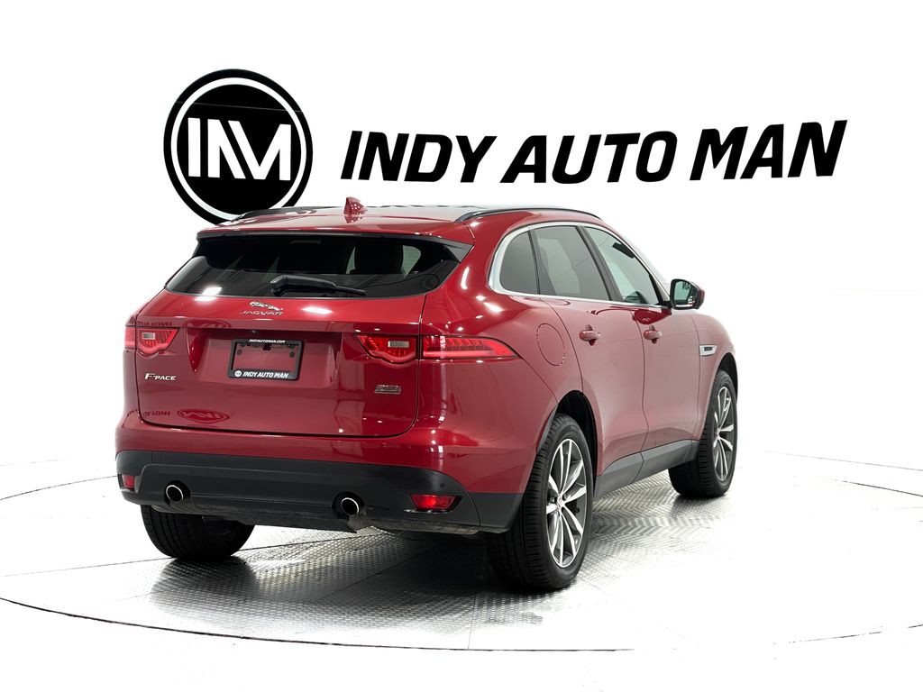 2019 Jaguar F-PACE Image 4