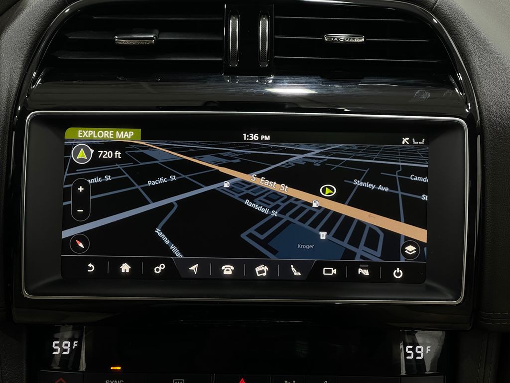 2019 Jaguar F-PACE Image 10