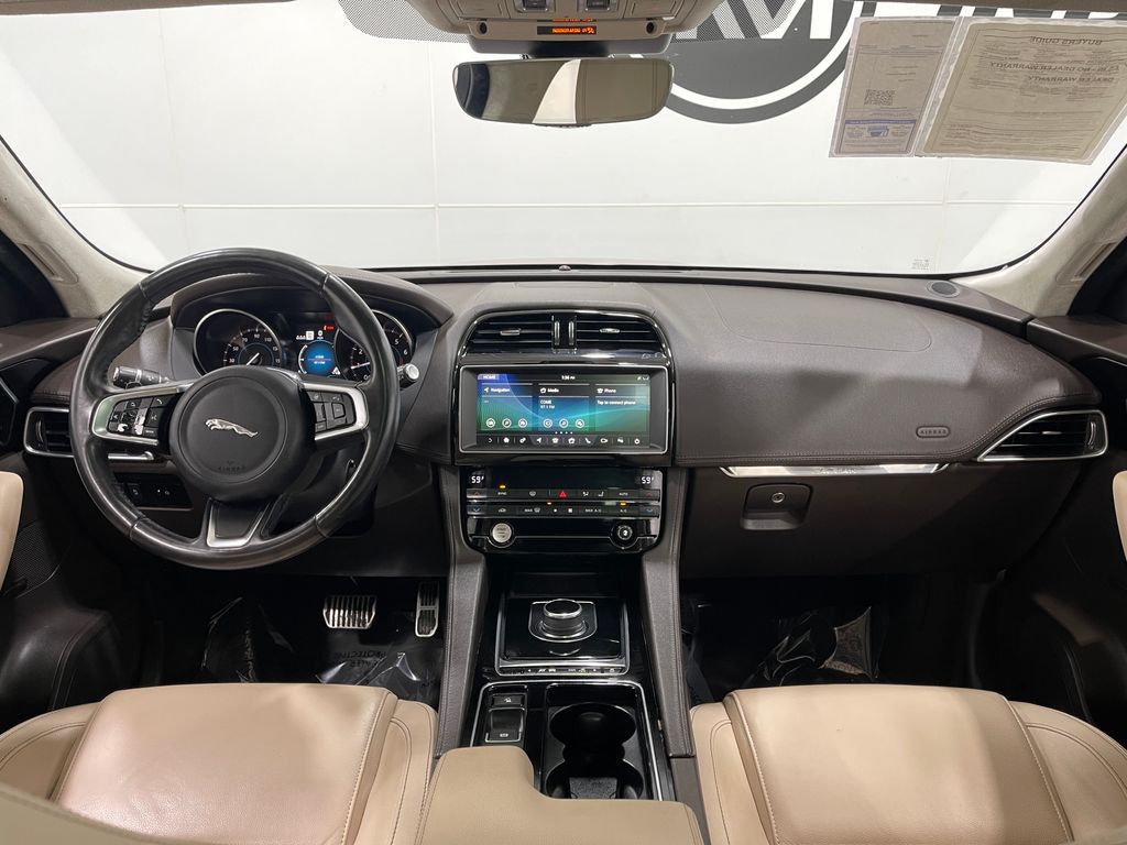 2019 Jaguar F-PACE Image 18