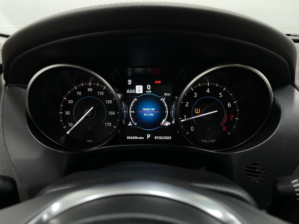 2019 Jaguar F-PACE Image 22