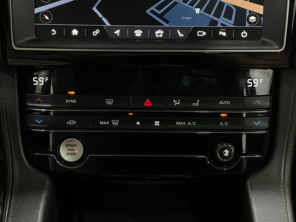 2019 Jaguar F-PACE Image 24