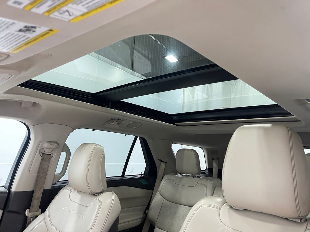 2020 Ford Explorer Image 12