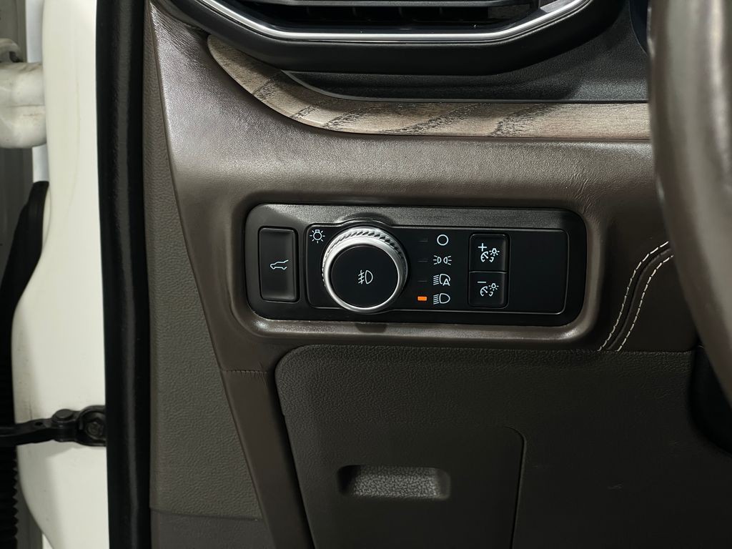 2020 Ford Explorer Image 23