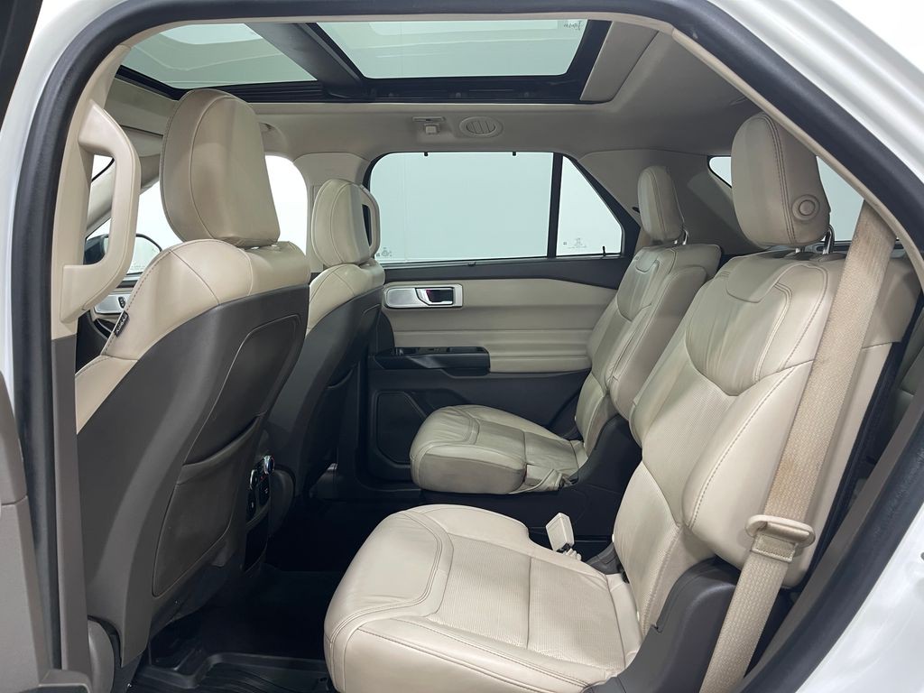 2020 Ford Explorer Image 32
