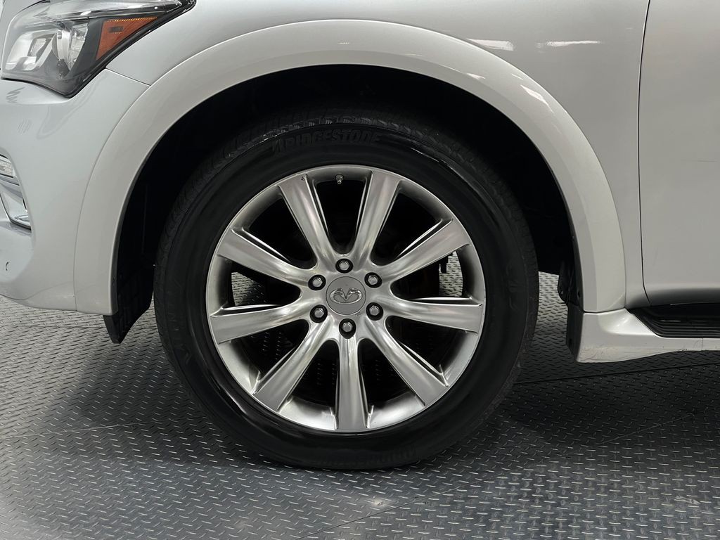 2017 INFINITI QX80 Image 35