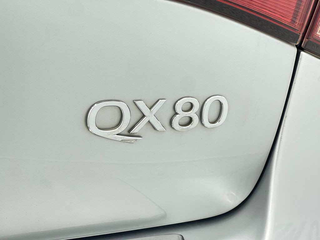 2017 INFINITI QX80 Image 39