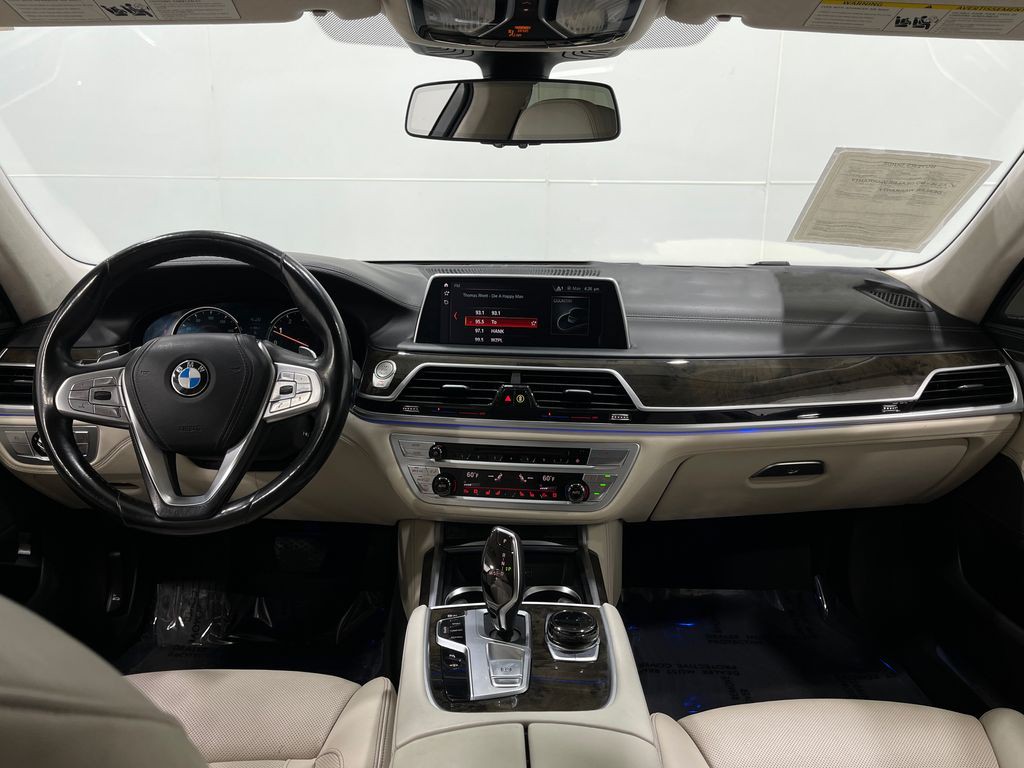 2018 BMW 7 Series Image 19