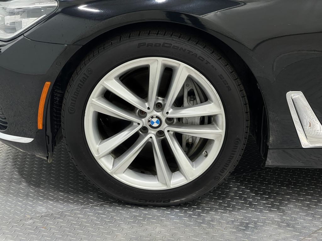 2018 BMW 7 Series Image 37