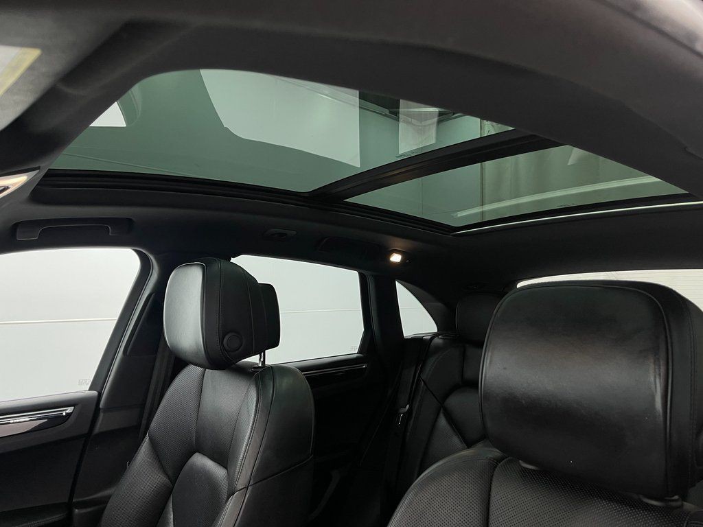 2018 Porsche Macan Image 12