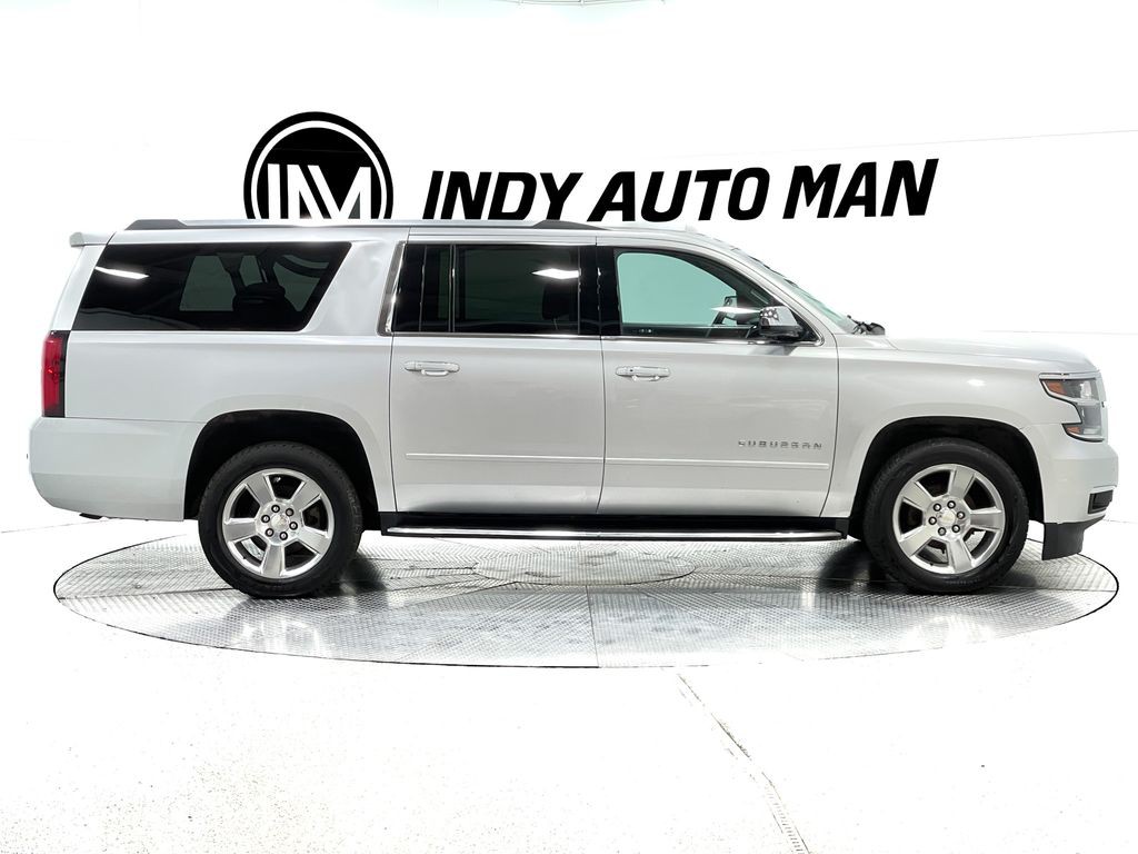 2020 Chevrolet Suburban Image 3