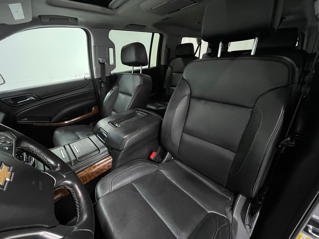 2020 Chevrolet Suburban Image 15
