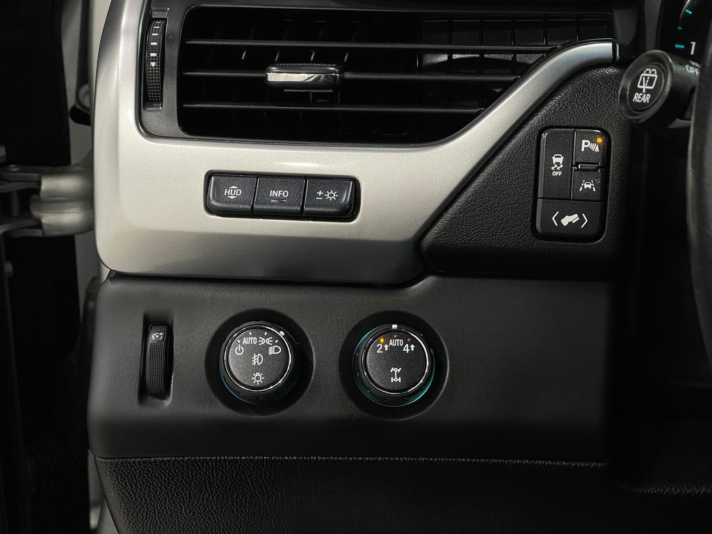 2020 Chevrolet Suburban Image 24