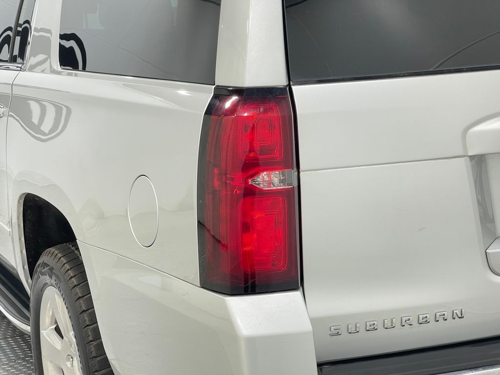 2020 Chevrolet Suburban Image 39