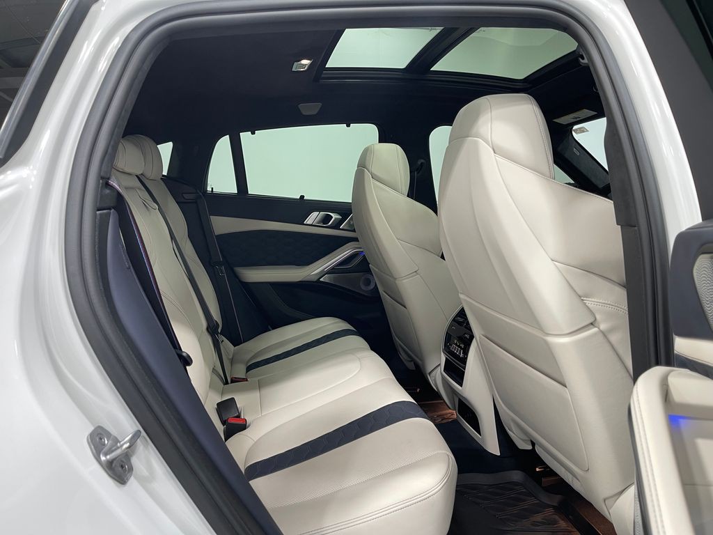 2023 BMW X6 Image 34