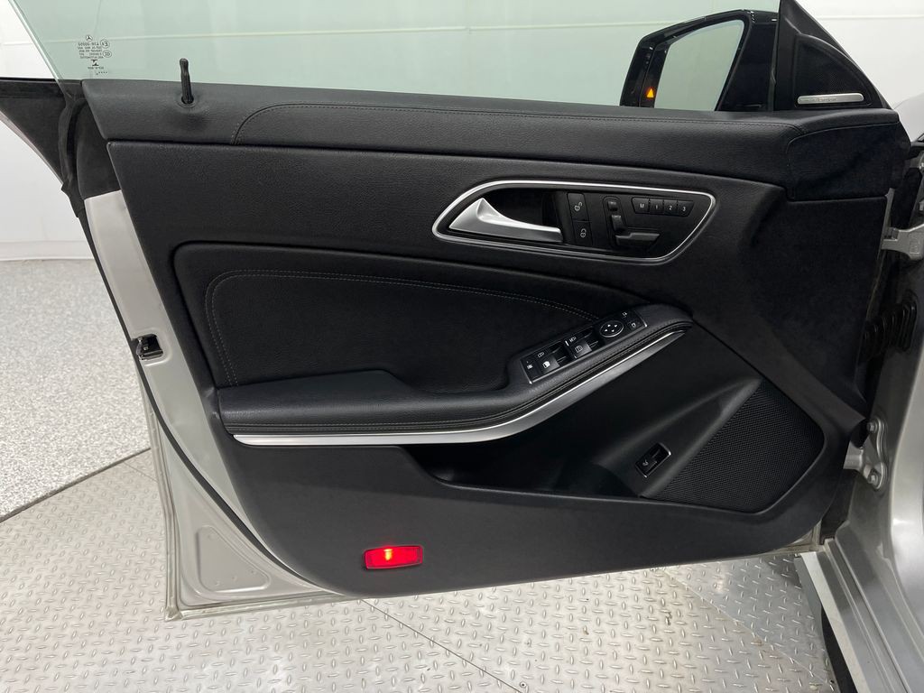 2014 Mercedes-Benz CLA-Class Image 15