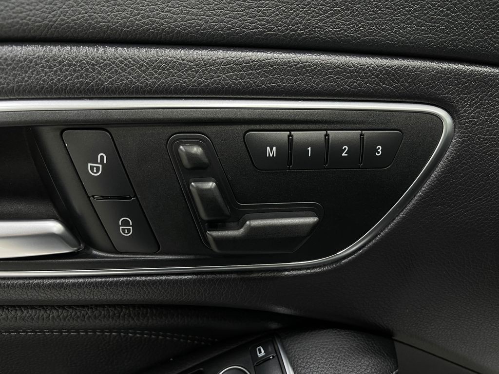 2014 Mercedes-Benz CLA-Class Image 18