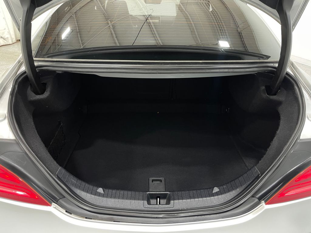 2014 Mercedes-Benz CLA-Class Image 28