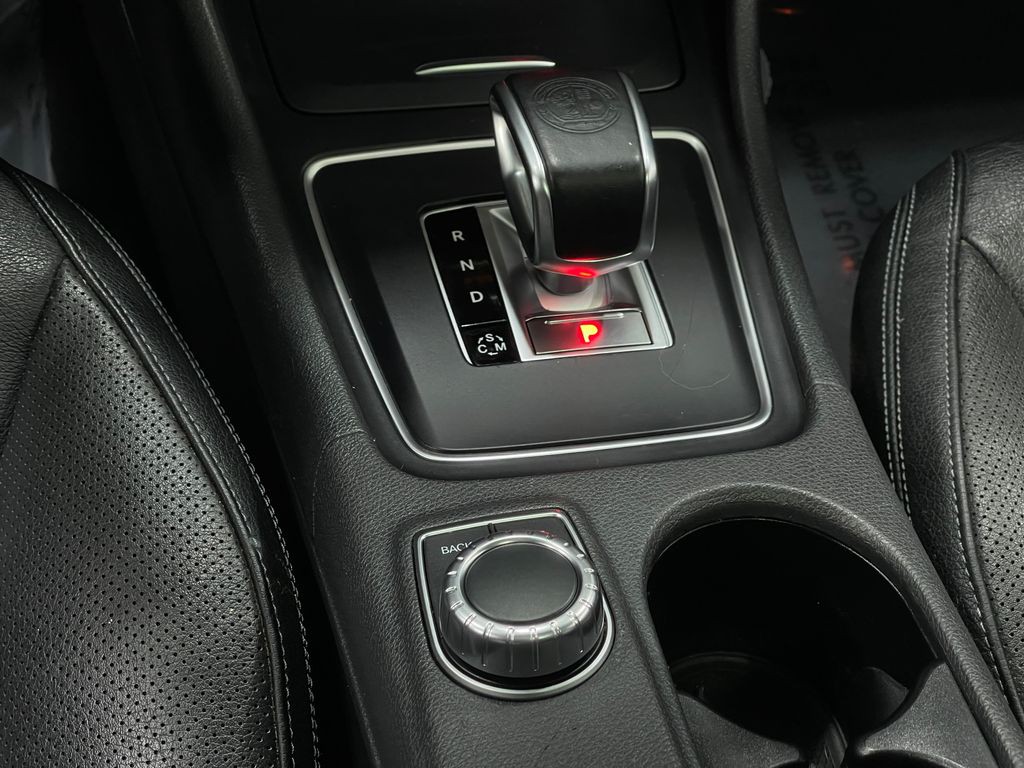 2014 Mercedes-Benz CLA-Class Image 31