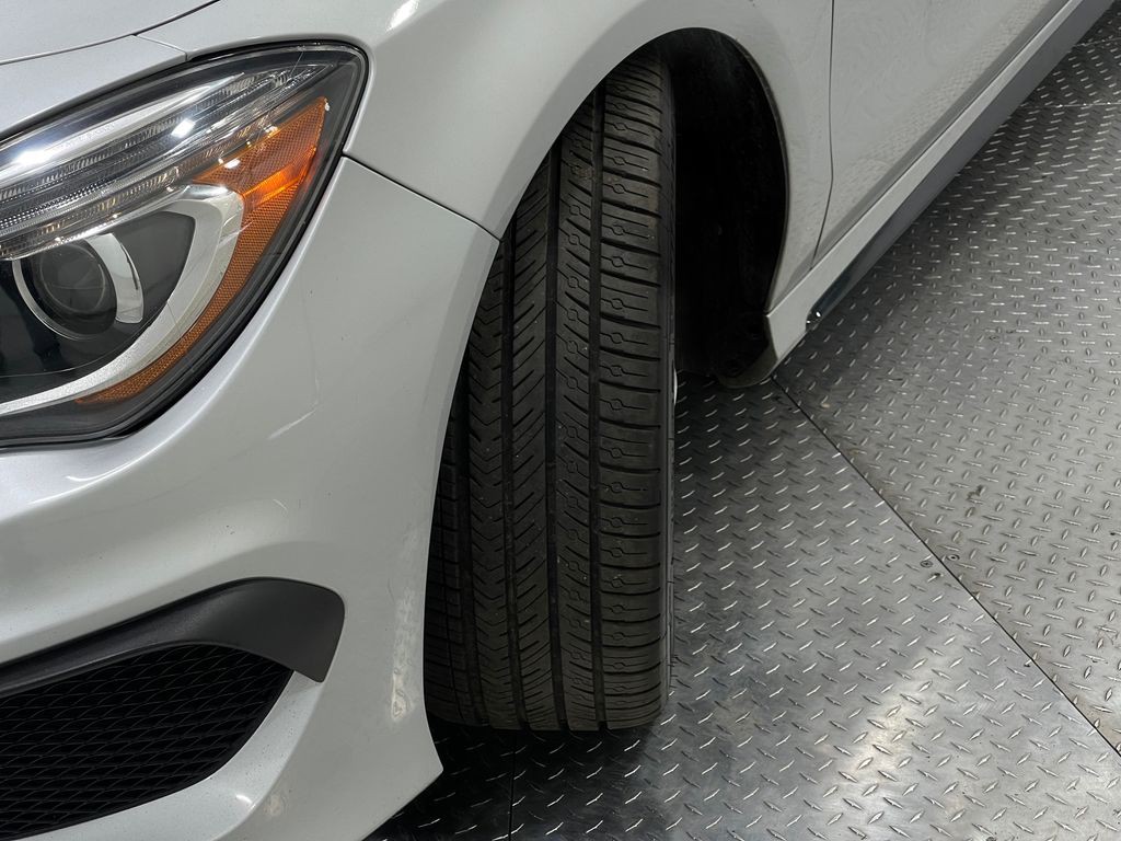2014 Mercedes-Benz CLA-Class Image 37