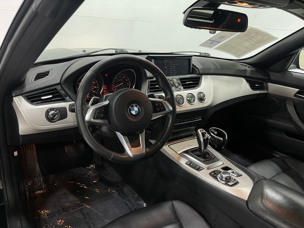 2015 BMW Z4 Image 17