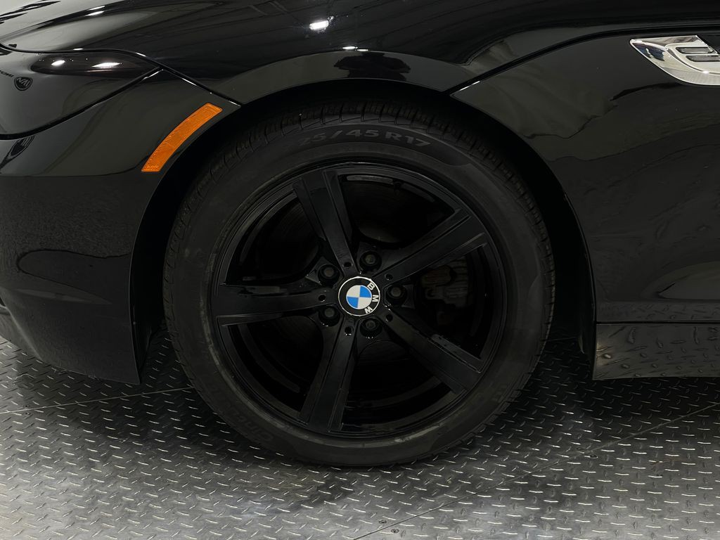 2015 BMW Z4 Image 32