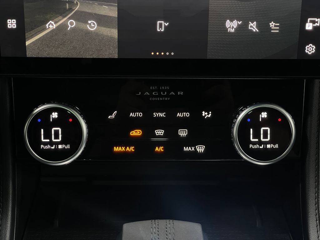 2021 Jaguar F-PACE Image 26