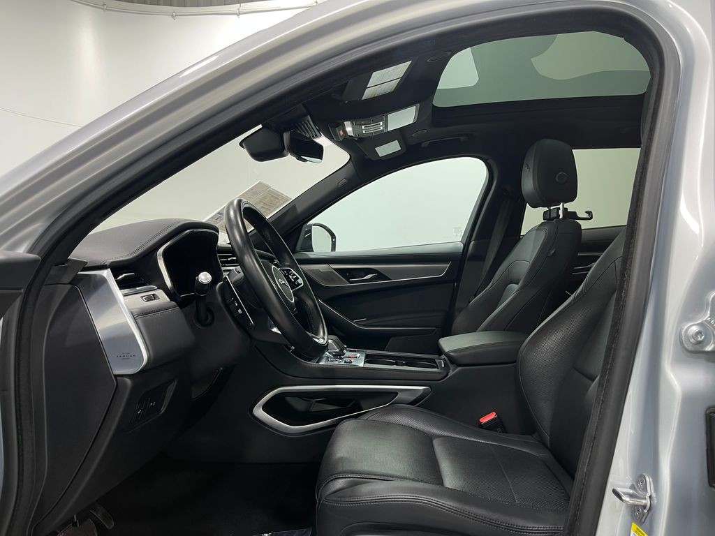 2021 Jaguar F-PACE Image 13