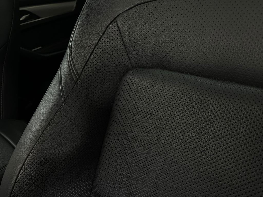 2021 Jaguar F-PACE Image 19