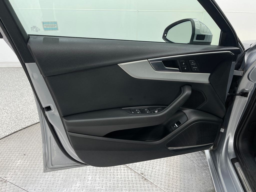 2018 Audi A4 Image 16