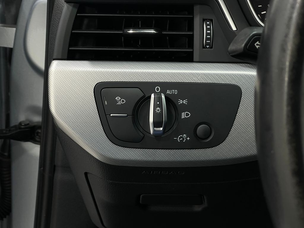 2018 Audi A4 Image 23