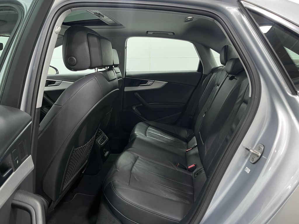 2018 Audi A4 Image 32