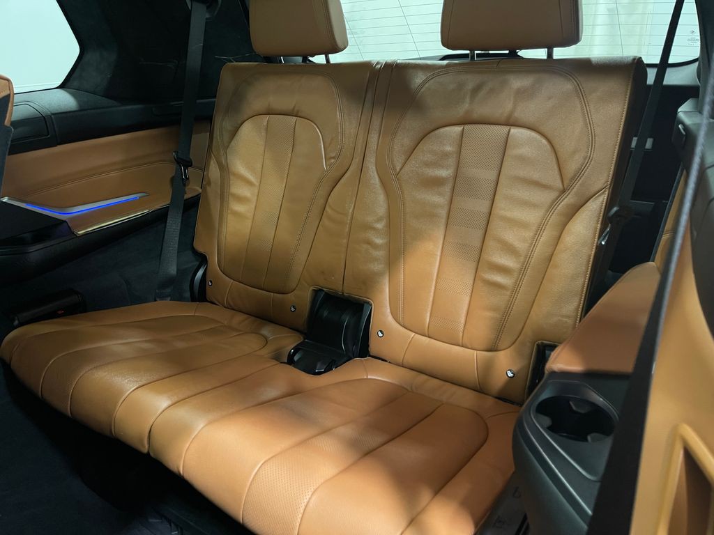 2019 BMW X7 Image 34