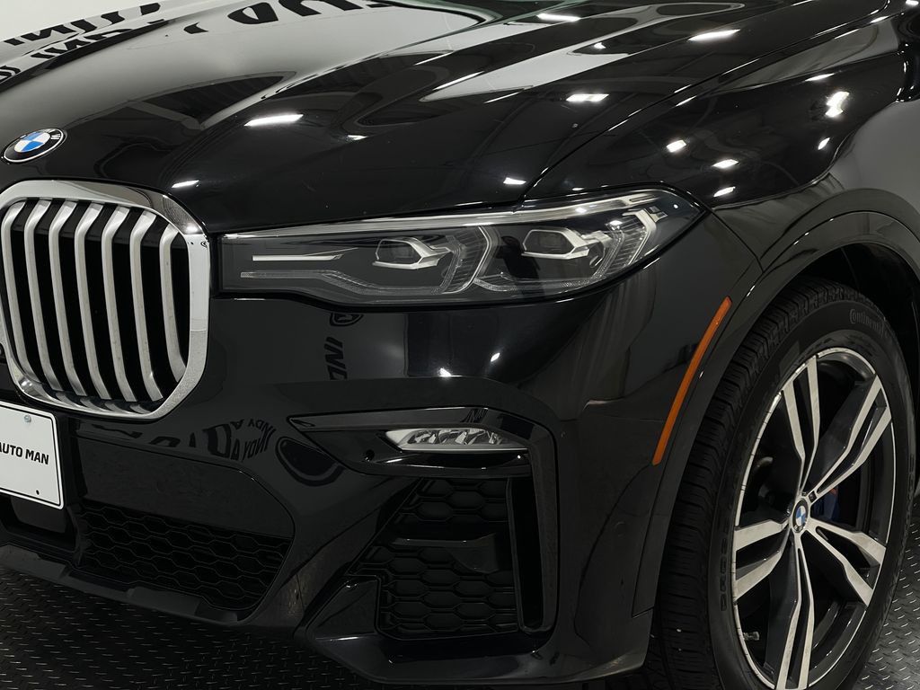 2019 BMW X7 Image 38