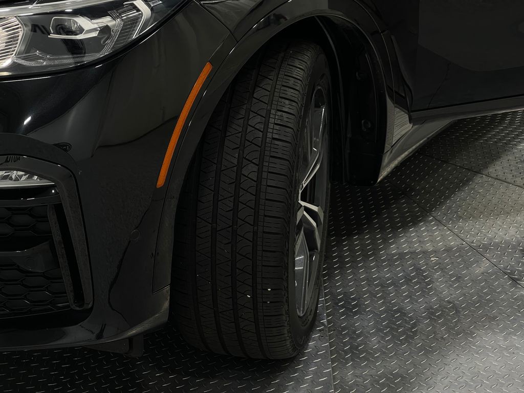 2019 BMW X7 Image 41