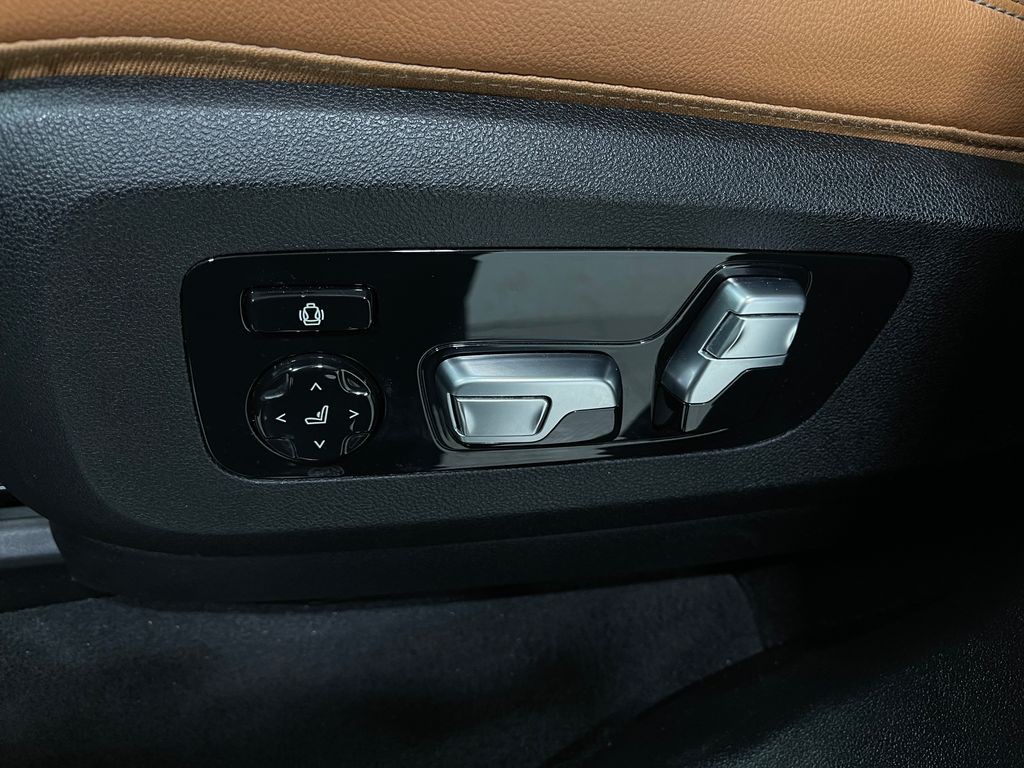 2019 BMW X7 Image 19