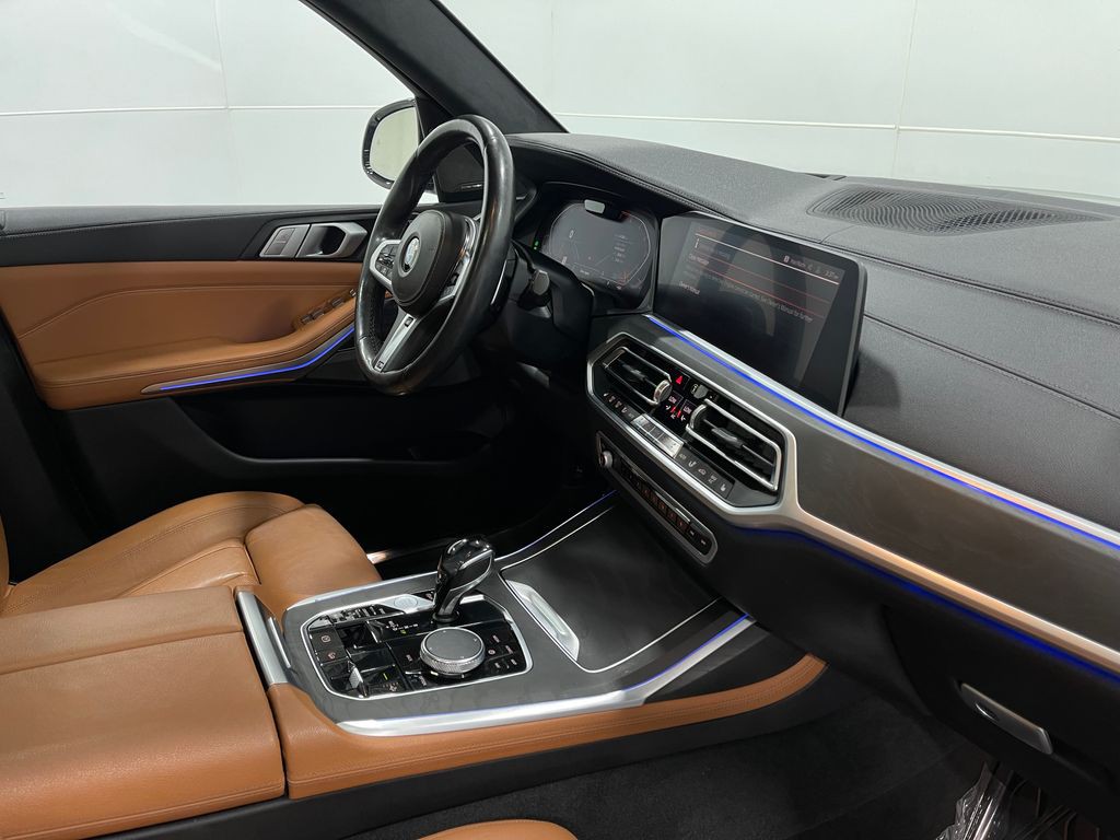 2019 BMW X7 Image 22